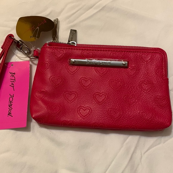 Betsey Johnson Handbags - {NEW} BETSEY JOHNSON wristlet/clutch